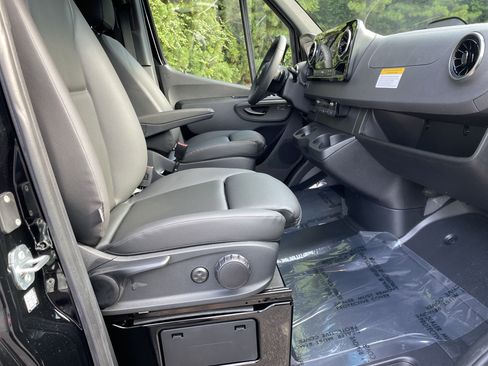 New 2025 Mercedes-Benz Sprinter 2500 image 42
