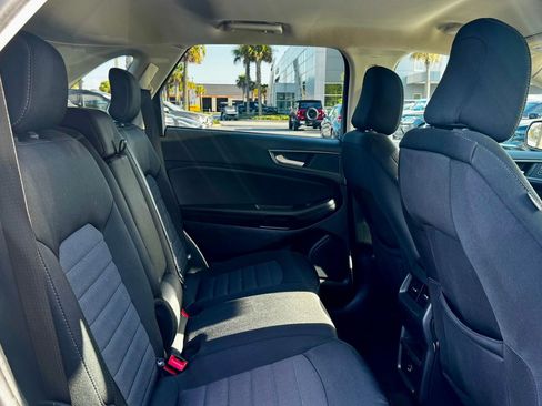 Certified 2022 Ford Edge SE image 12