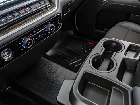 Used 2024 Chevrolet Silverado 1500 LT w/ Z71 Off-Road Package image 24