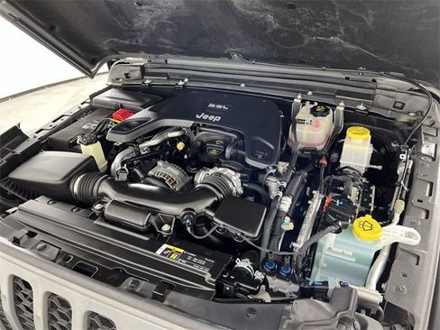 Used 2020 Jeep Gladiator Sport w/ Quick Order Package 24S image 31