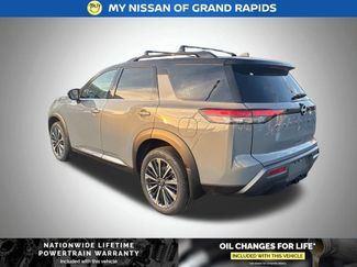 New 2026 Nissan Pathfinder Platinum video 3