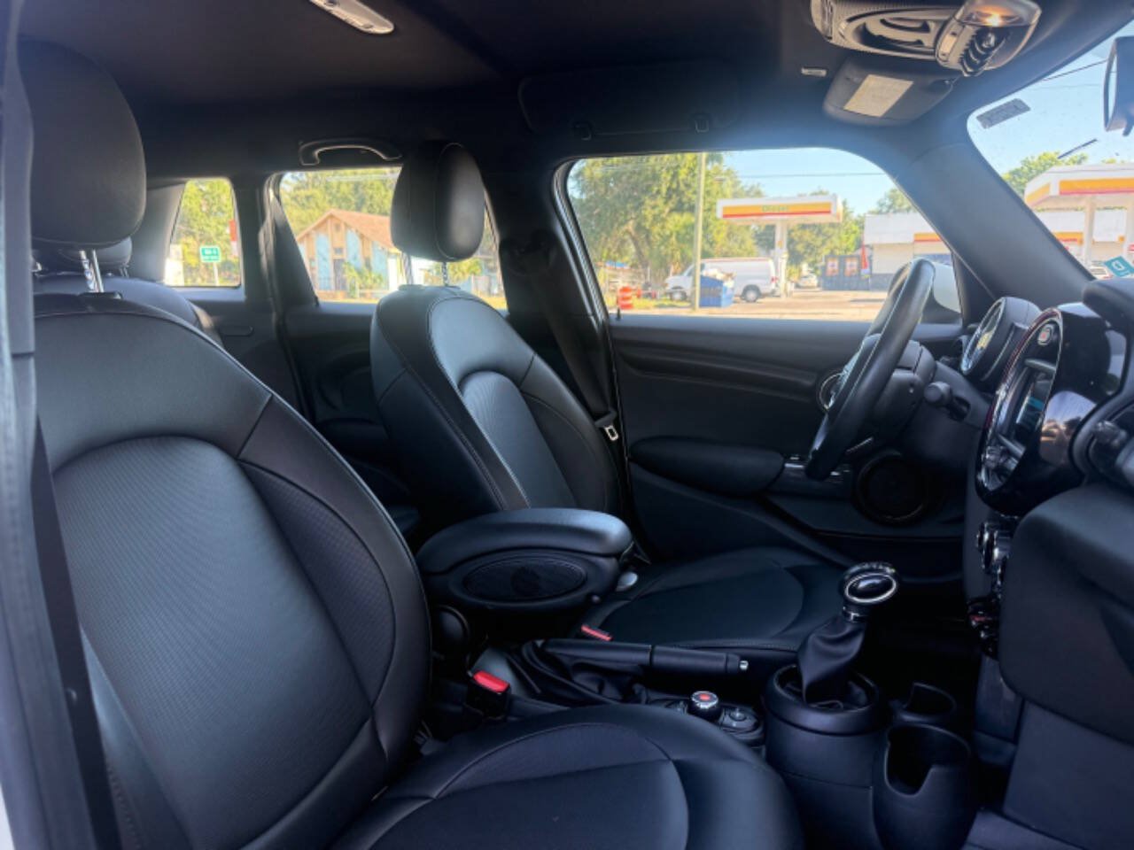 Used 2019 MINI Cooper 4-Door Hardtop FWD image 21