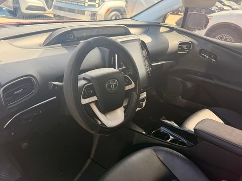 Used 2017 Toyota Prius Prime Advanced w/ Carpet Mat Package FWD image 5