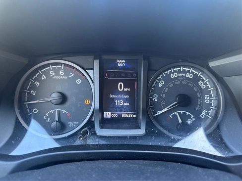 Used 2017 Toyota Tacoma TRD Off-Road w/ Premium & Technology Package image 13