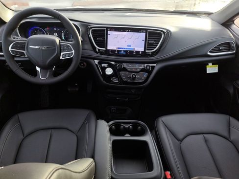 New 2026 Chrysler Pacifica Select FWD image 9