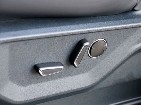 New 2025 Ford F150 Lariat w/ Equipment Group 502A High image 24