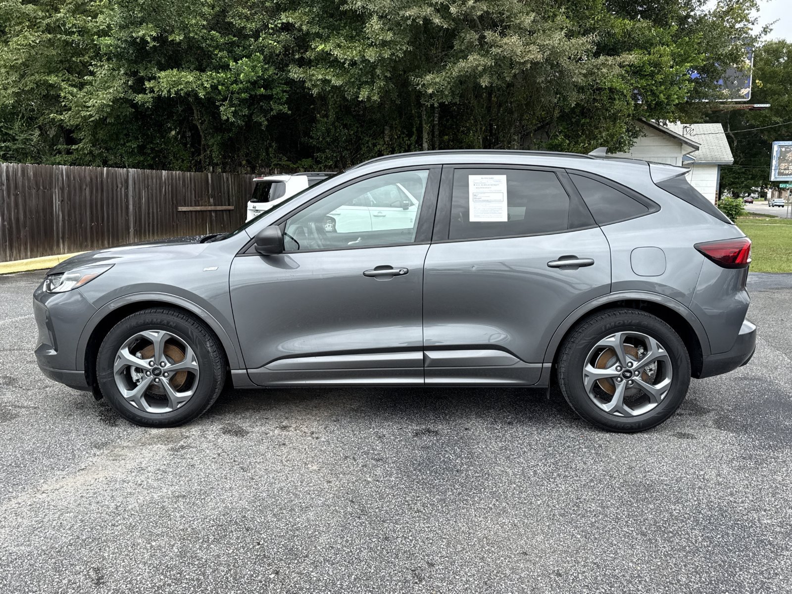 Used 2024 Ford Escape ST-Line FWD image 2