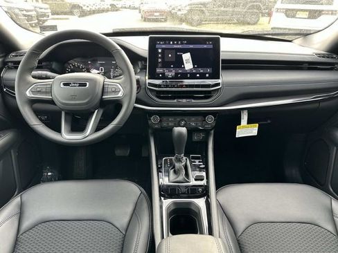New 2026 Jeep Compass Latitude AWD/4WD image 12