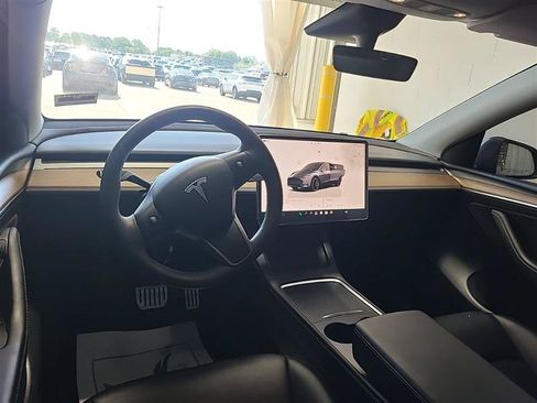 Used 2023 Tesla Model Y Performance AWD/4WD image 7