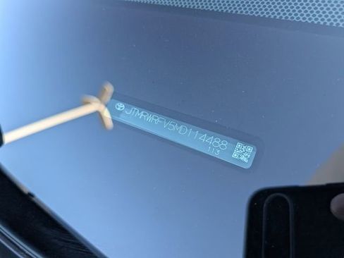 Used 2021 Toyota RAV4 XLE w/ XLE Grade Weather Package image 40