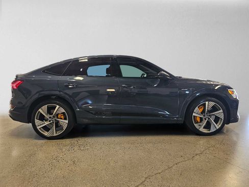 Used 2023 Audi e-tron Prestige w/ Prestige Package AWD/4WD image 2