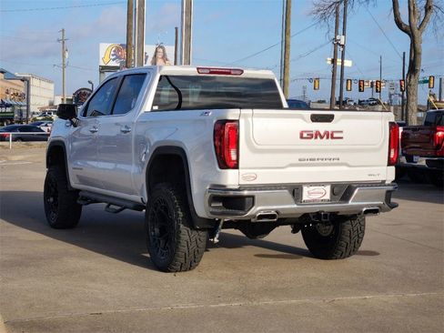 New 2025 GMC Sierra 1500 SLT image 4