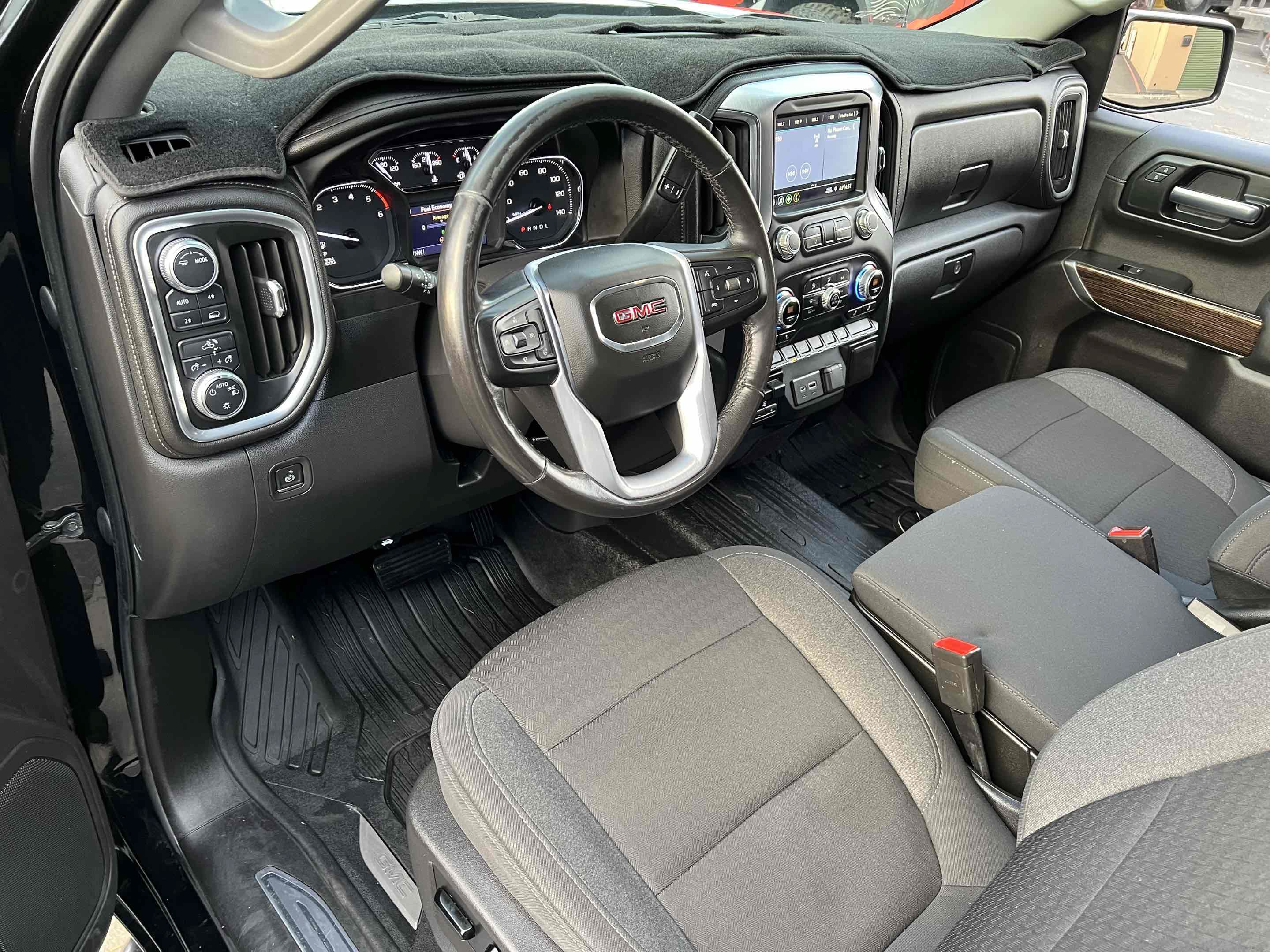 Used 2020 GMC Sierra 1500 SLE w/ SLE Value Package AWD/4WD image 3