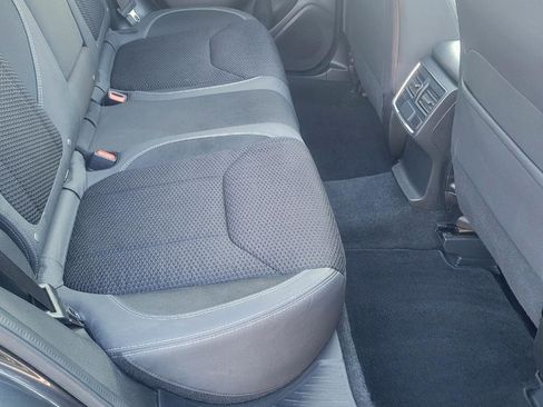 Used 2019 Subaru Forester Premium w/ All-Weather Package image 31