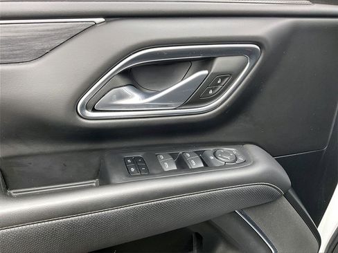 Used 2024 GMC Yukon XL SLT image 39