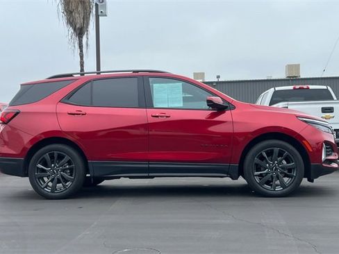 Used 2024 Chevrolet Equinox RS image 3
