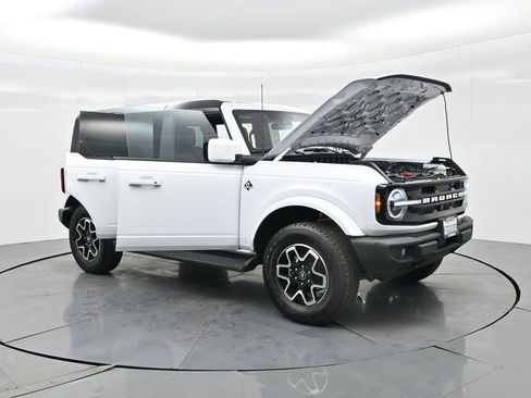 Used 2025 Ford Bronco Outer Banks image 38