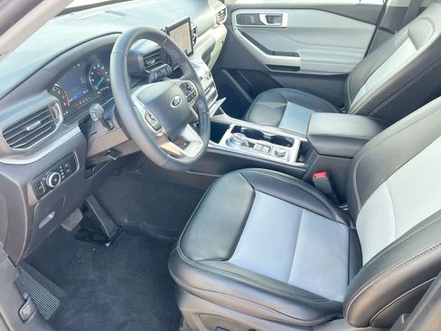 Used 2024 Ford Explorer XLT w/ Equipment Group 202A AWD/4WD image 10