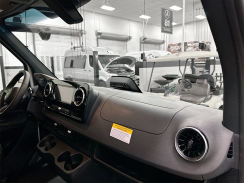 New 2025 Mercedes-Benz Sprinter 2500 image 24