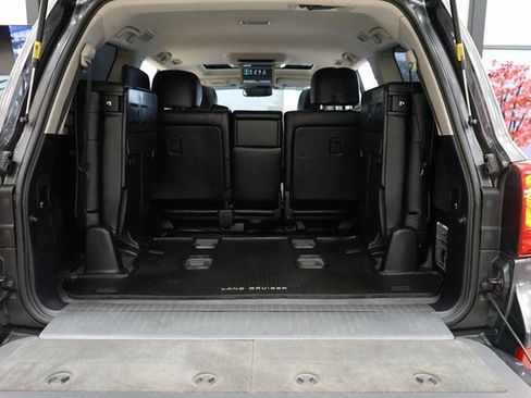 Used 2013 Toyota Land Cruiser image 58