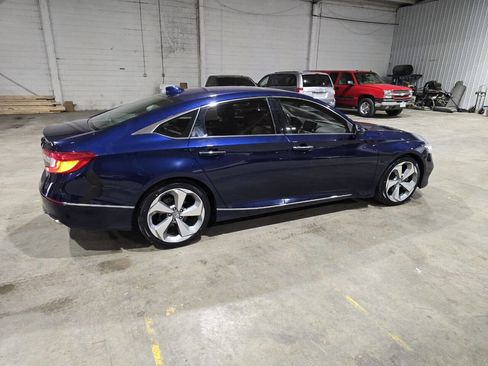Used 2018 Honda Accord Touring image 14