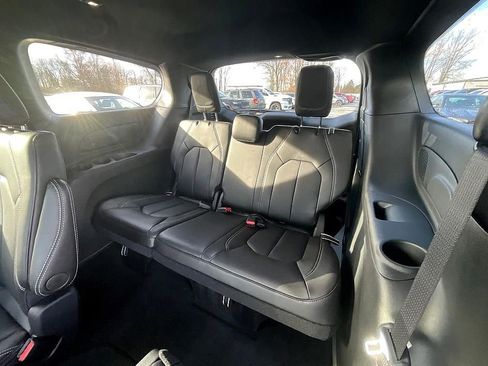New 2026 Chrysler Pacifica Select FWD image 34