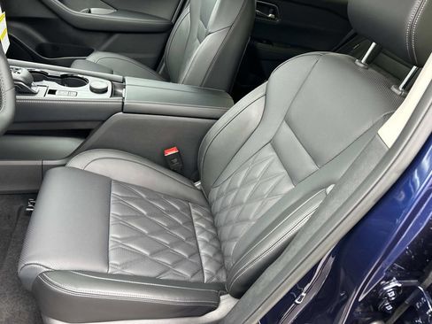 New 2026 Nissan Rogue Platinum w/ Platinum Premium Package AWD/4WD image 16
