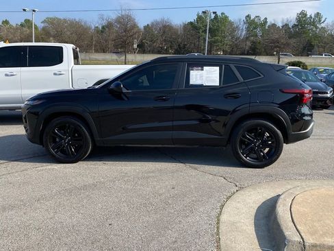 Used 2025 Chevrolet Trax ACTIV w/ Sunroof Package image 4