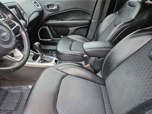 Used 2019 Jeep Compass Latitude w/ Popular Equipment Group image 16