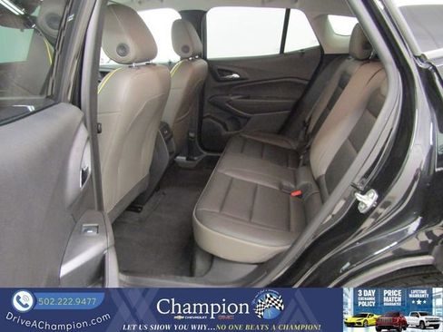 Certified 2025 Chevrolet Trax ACTIV FWD image 14