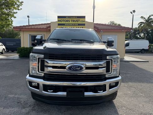 Used 2019 Ford F350 XLT w/ XLT Premium Package AWD/4WD image 9