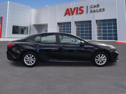 Used 2025 Toyota Camry Hybrid FWD image 5