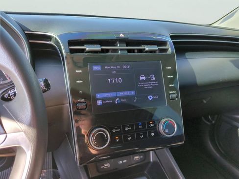 Used 2023 Hyundai Tucson SE FWD image 19