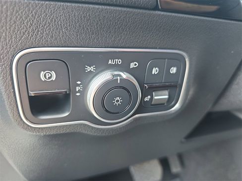 Used 2022 Mercedes-Benz GLA 250 image 36