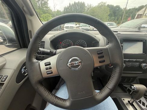 Used 2012 Nissan Frontier SL RWD image 13