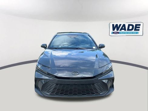 Used 2025 Toyota Camry SE w/ Convenience Package FWD image 2