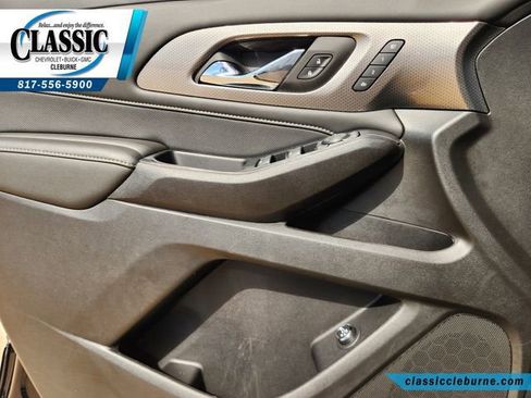 Used 2023 Chevrolet Traverse Premier image 43