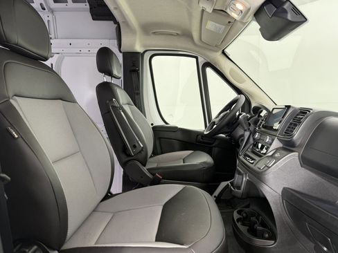 Used 2026 RAM ProMaster 2500 w/ Convenience Group FWD image 10