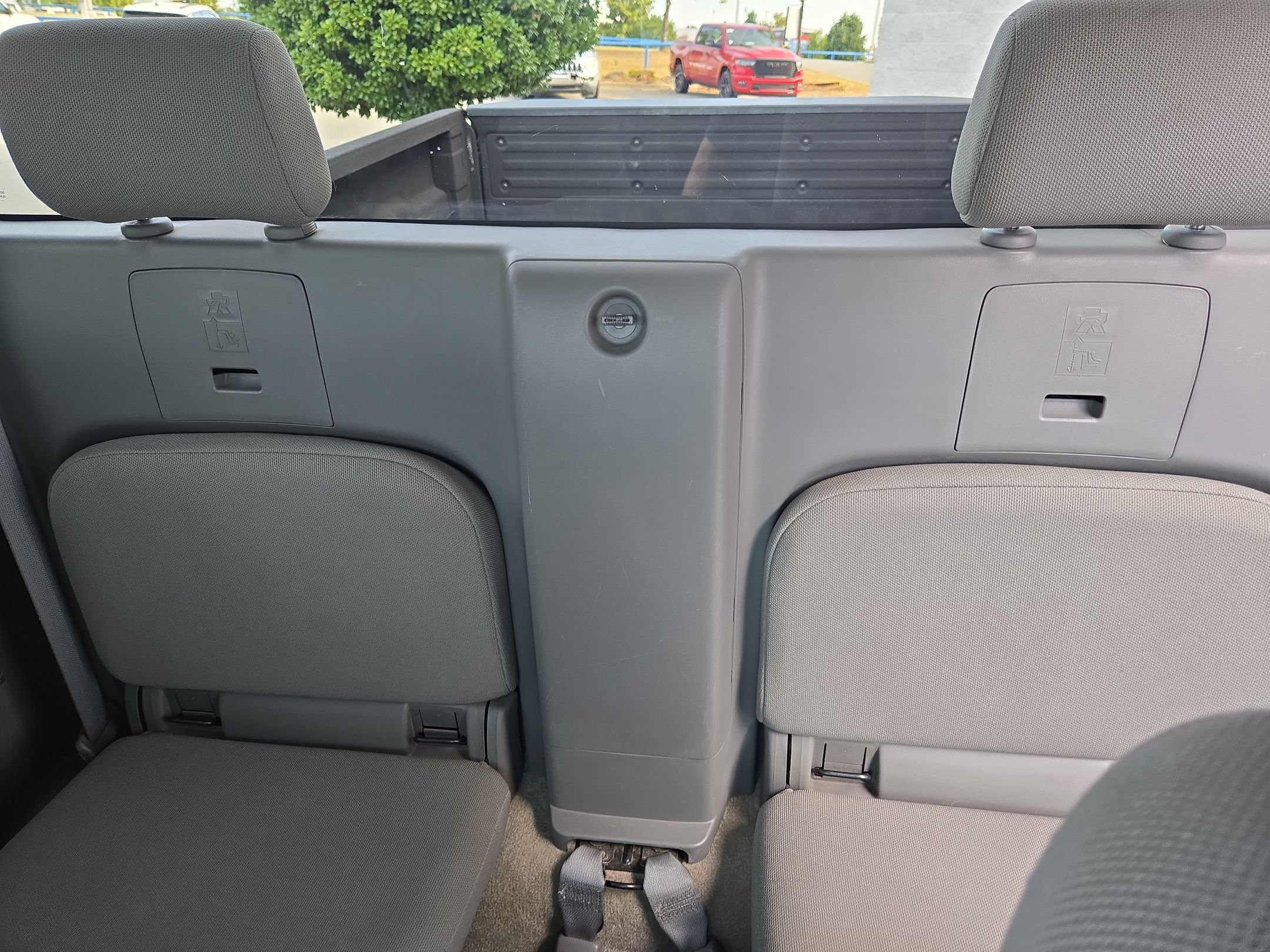Used 2015 Nissan Frontier S w/ S Preferred Package RWD image 13