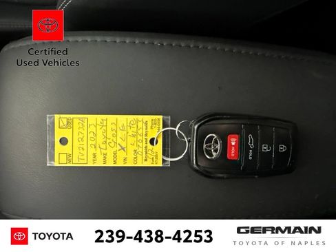 Used 2023 Toyota Corolla Cross XLE w/ Convenience Package FWD image 21