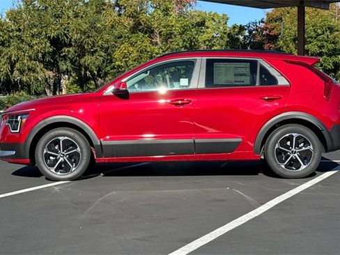 New 2025 Kia Niro EX image 10