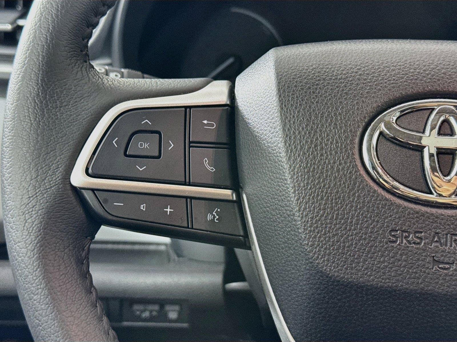 Certified 2026 Toyota Sienna XLE FWD image 18