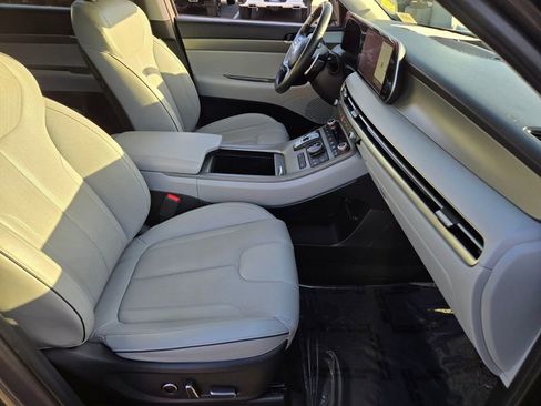 Used 2024 Hyundai Palisade SEL FWD image 16