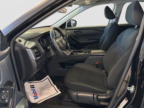 Used 2025 Nissan Rogue S AWD/4WD image 10