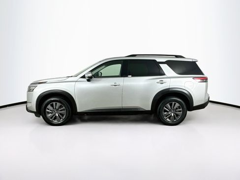 Used 2025 Nissan Pathfinder SV AWD/4WD image 4