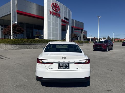 Certified 2025 Toyota Camry LE image 5