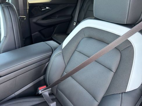 New 2026 Chevrolet Blazer EV LT image 13