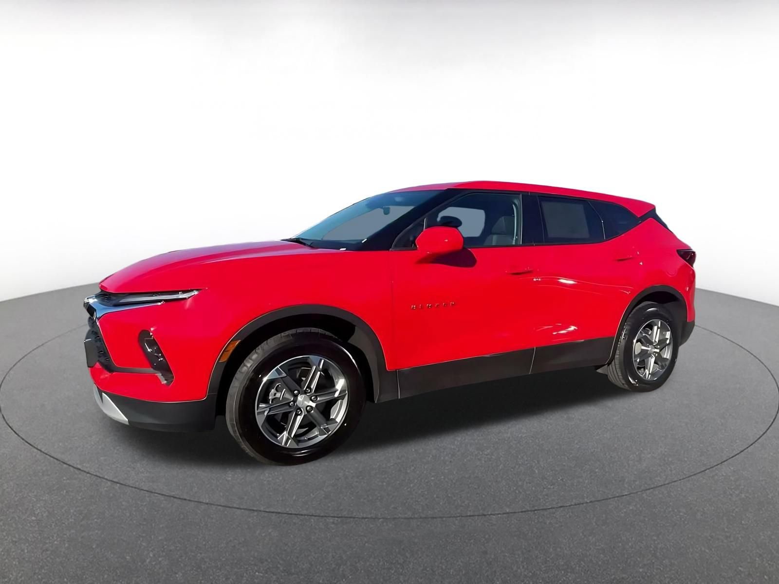 Used 2025 Chevrolet Blazer LT FWD image 6