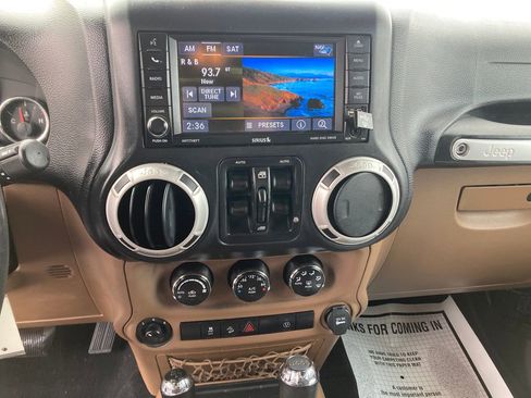 Used 2018 Jeep Wrangler Unlimited Rubicon image 23