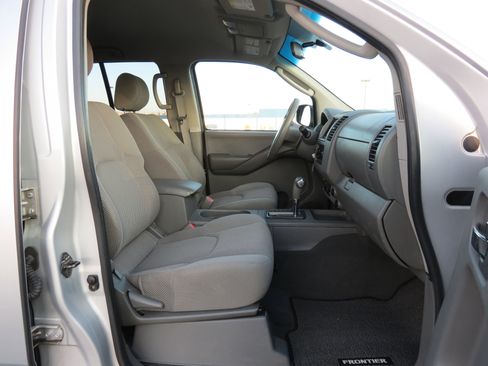 Used 2006 Nissan Frontier SE w/ (P01) Power Pkg image 22